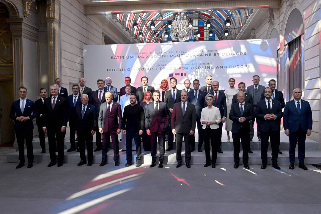 Paryžiuje vyko Ukrainos sąjungininkų susitikimas, žada griežtinti sankcijas Rusijai