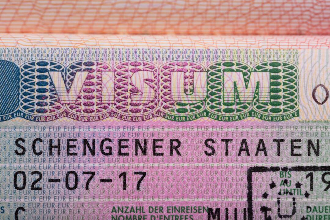 Latvija ragina nutraukti Šengeno turistinių vizų išdavimą Rusijos piliečiams