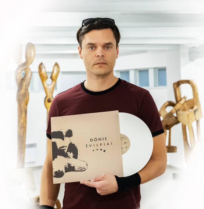 Donatas Bielkauskas su naująja viniline plokštele