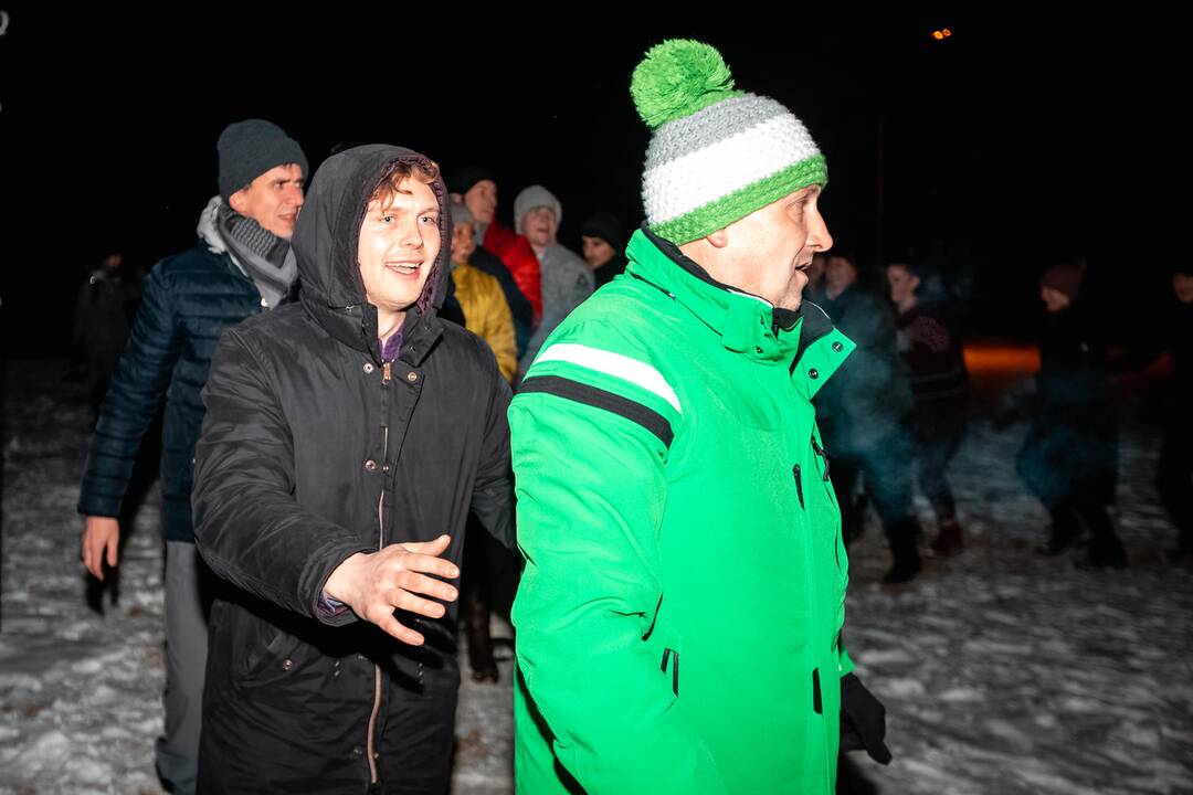 Maudynės lediniame Nemune