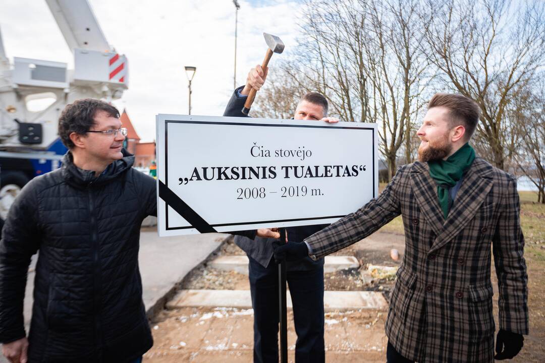„Auksinio“ tualeto nukėlimas ir išvežimas