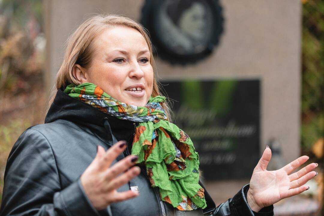 Savanoriai tvarkė neprižiūrimus kapus