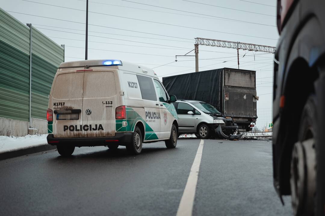 Prie Amalių pervažos - skaudi avarija