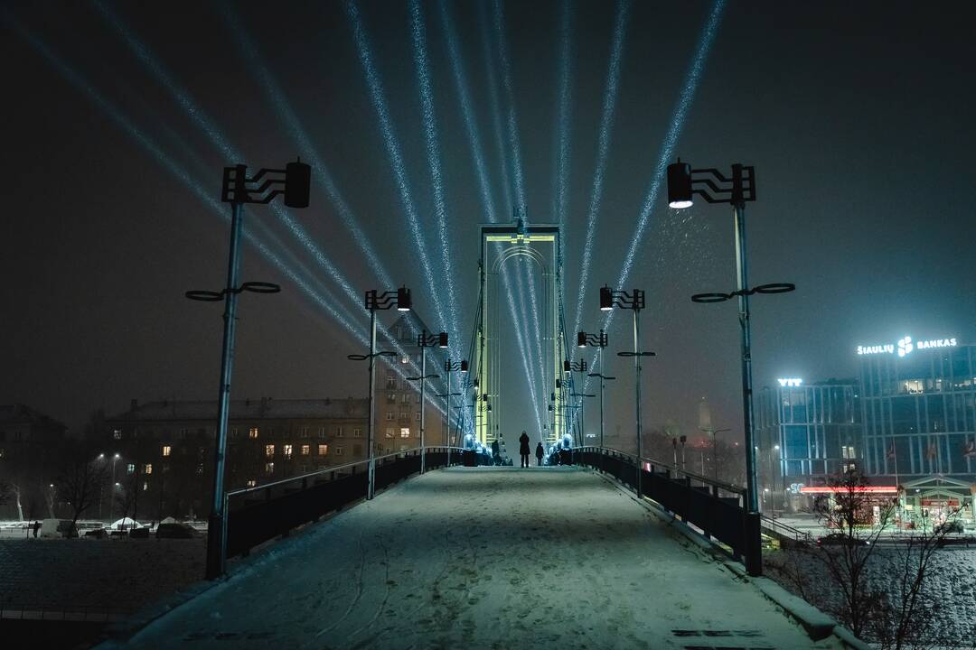 Kaunas dabinasi trispalvės spalvomis