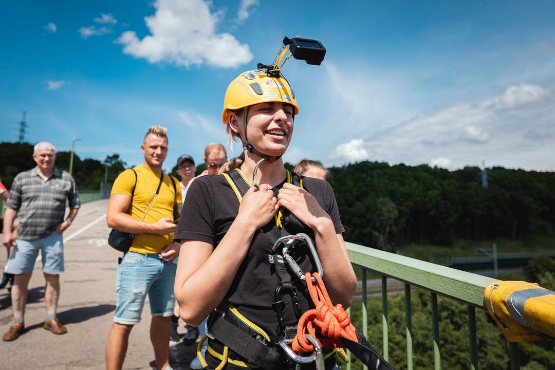 Sekmadienį Kaune – adrenalino mėgėjų šuoliai su virve nuo tilto