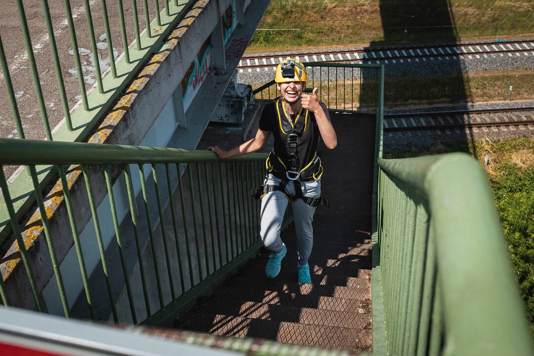 Sekmadienį Kaune – adrenalino mėgėjų šuoliai su virve nuo tilto
