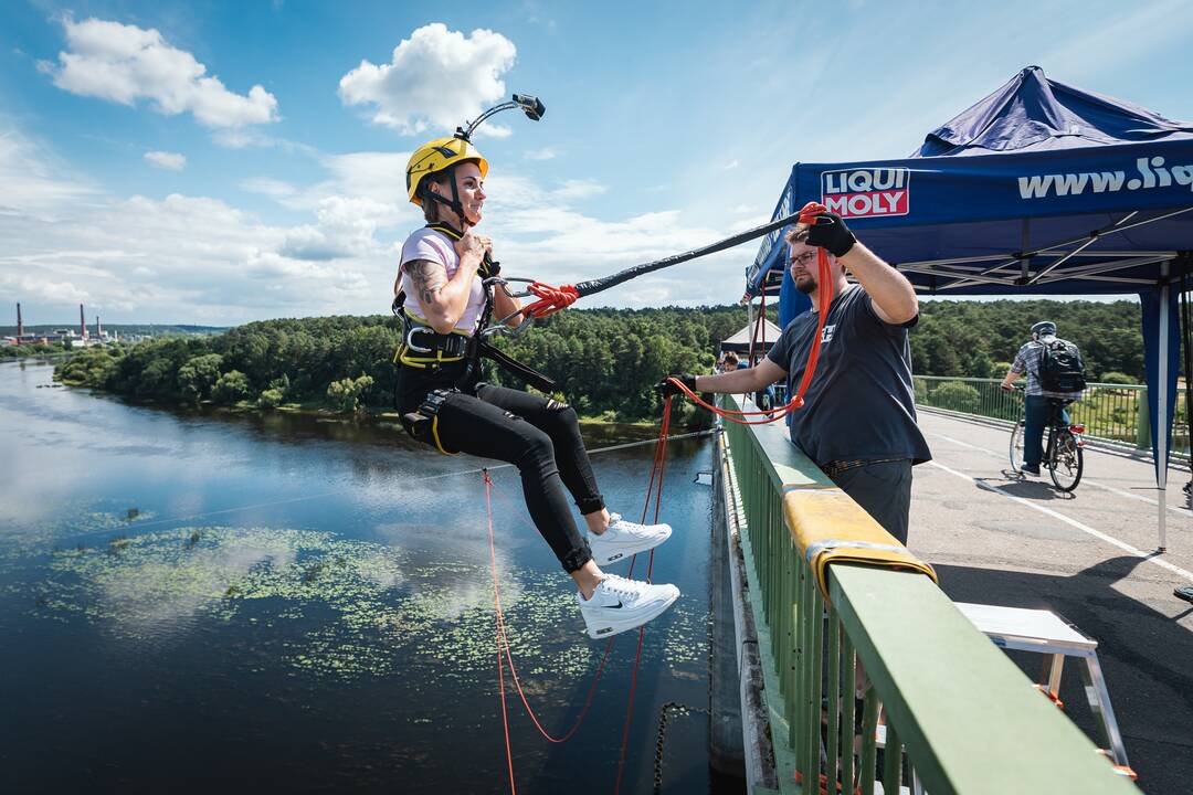 Sekmadienį Kaune – adrenalino mėgėjų šuoliai su virve nuo tilto