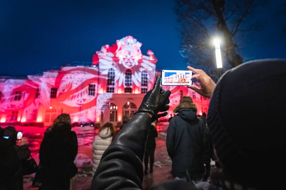 Muzikinis teatras siunčia kauniečiams šviesos ir garso sveikinimą