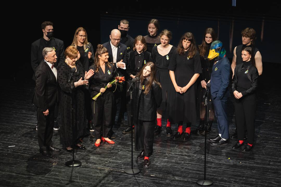 Auksinių scenos kryžių teikimas