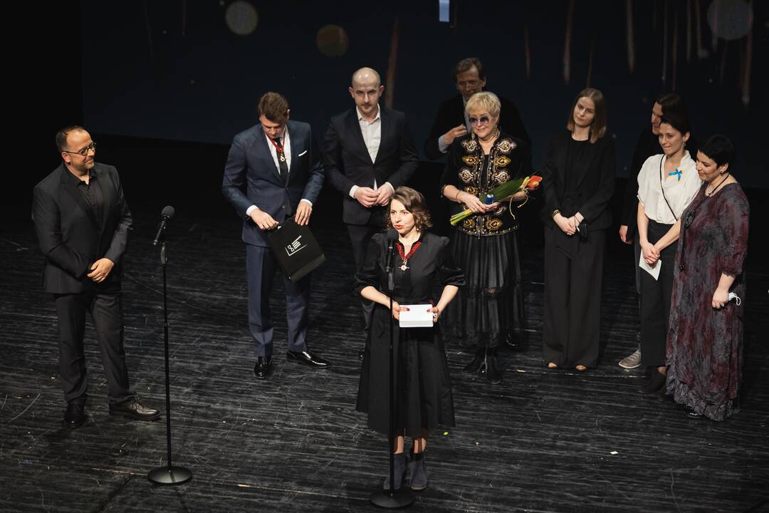 Auksinių scenos kryžių teikimas