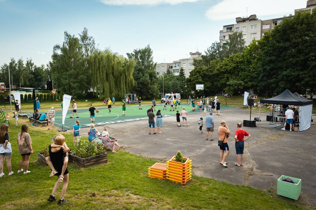Šilainiuose atidaryta unikali krepšinio aikštelė