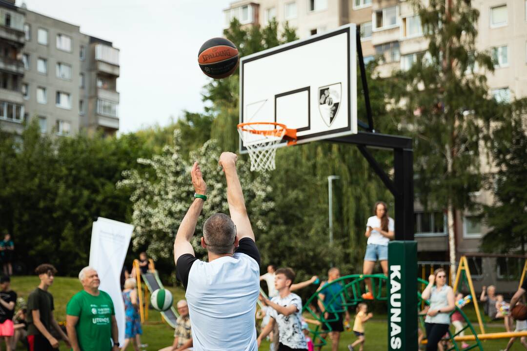 Šilainiuose atidaryta unikali krepšinio aikštelė