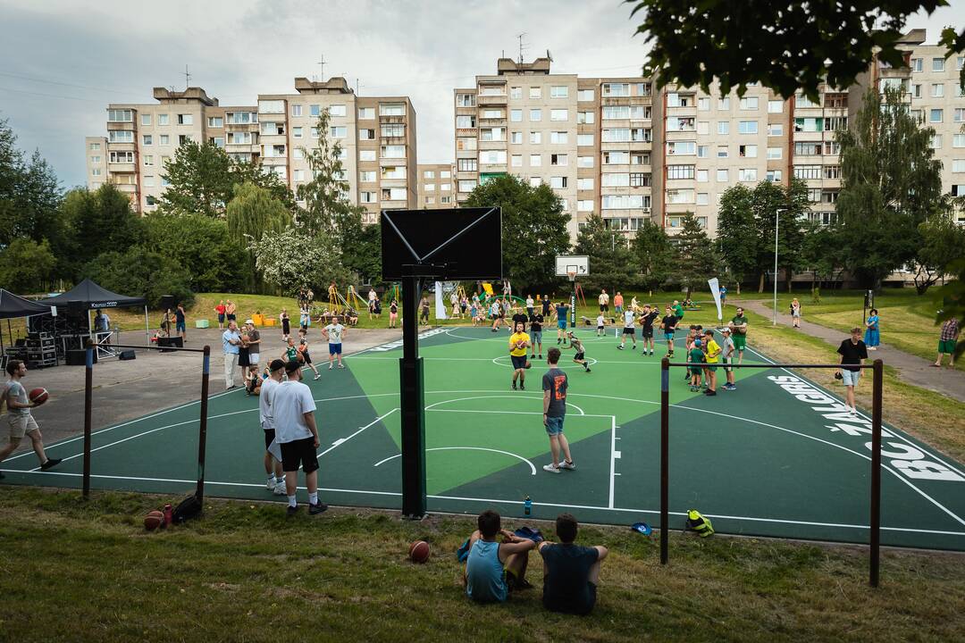 Šilainiuose atidaryta unikali krepšinio aikštelė