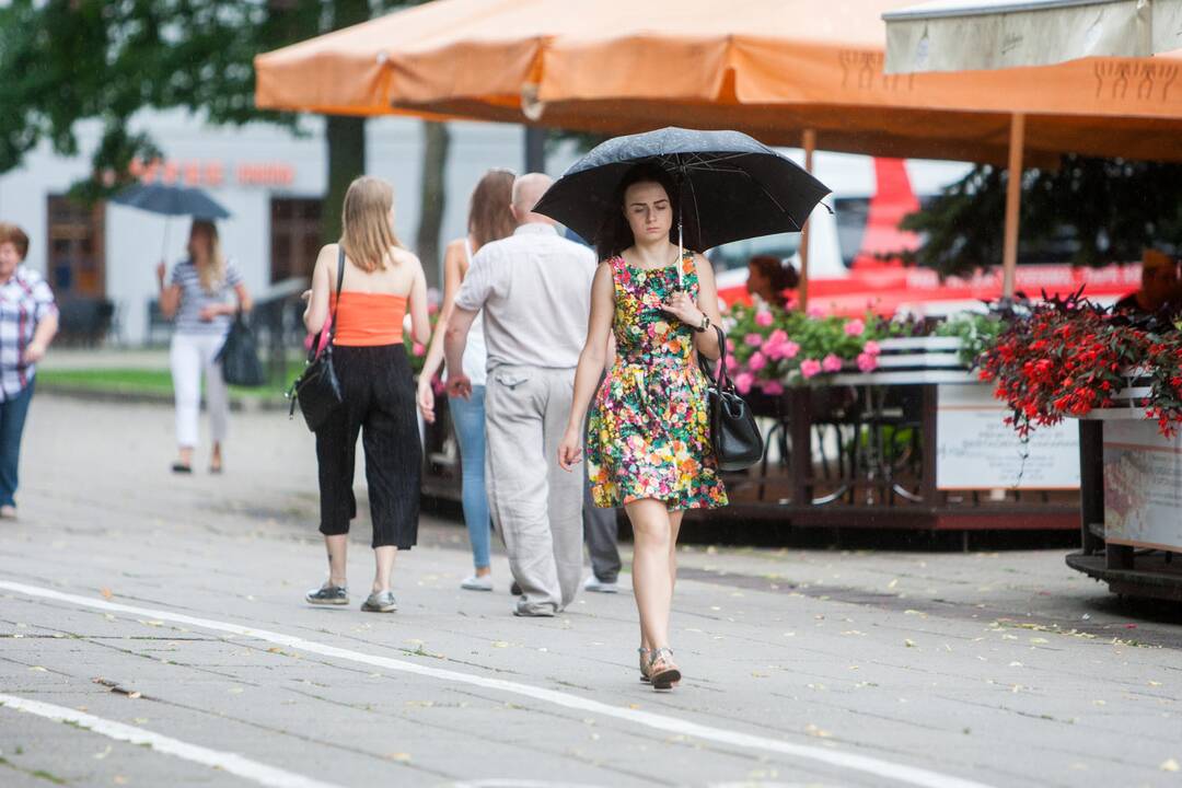 Lietus nuplovė Laisvės alėją