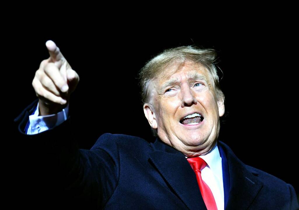 D. Trumpas ketvirtadienį prisistatys Džordžijoje, kur jam bus pateikti kaltinimai reketu
