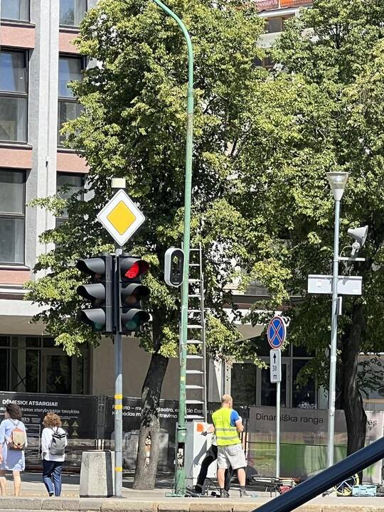 Išmanusis matuoklis perkeltas iš Herkaus Manto gatvės į sankryžą su Tiltų gatve.