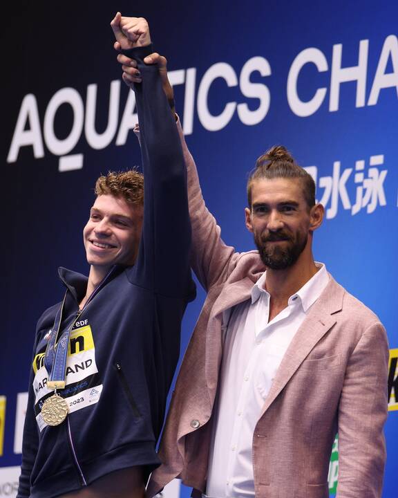 Finalininkės: pasaulio čempionato 100 m plaukimo krūtine varžybų medalius išsidalijo (iš kairės) T. Schoenmaker, R. Meilutytė ir L. Jacoby.