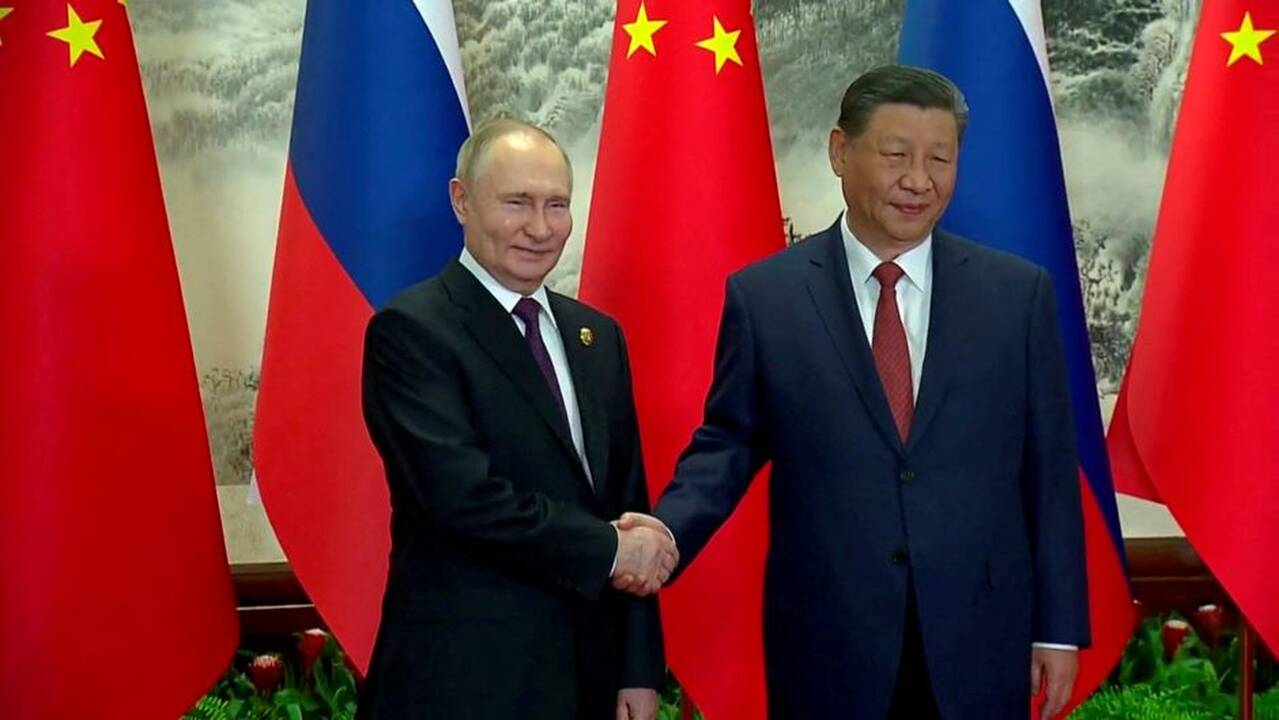 V. Putinas atvyko į Kiniją, siekdamas gauti didesnę paramą savo karo veiksmams Ukrainoje