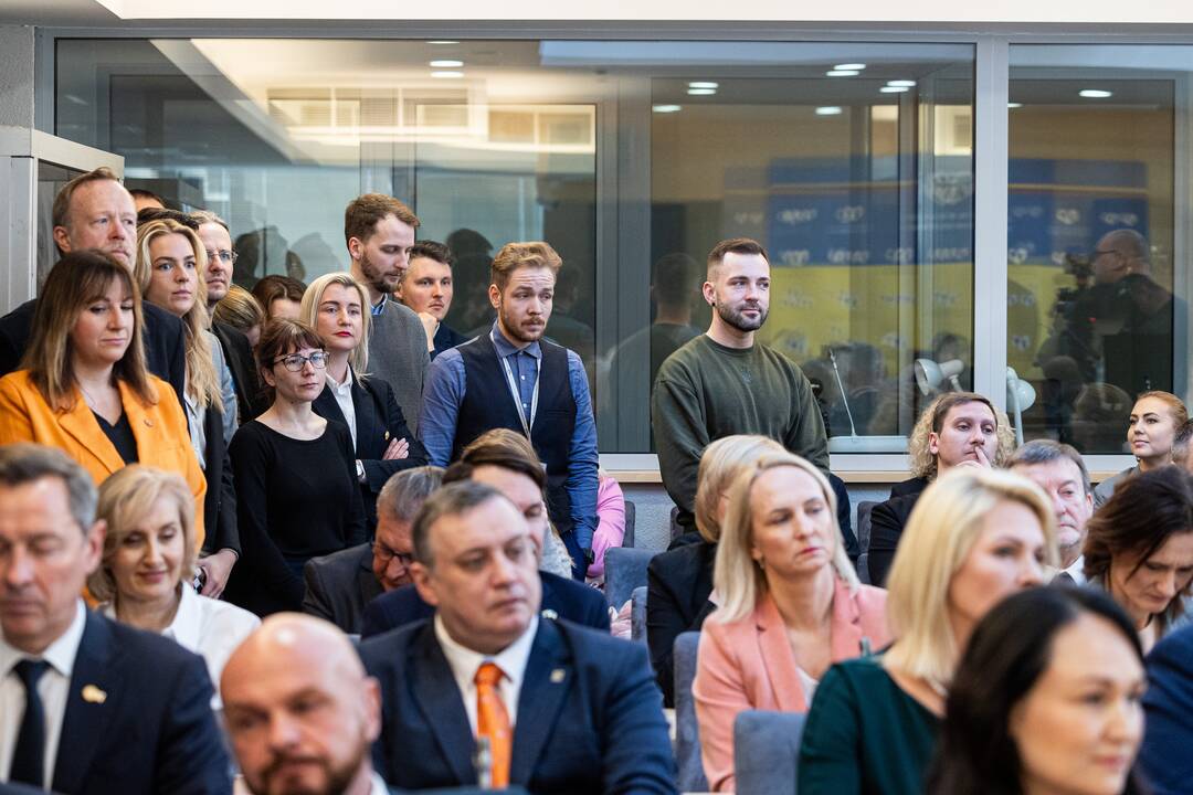 EP rinkimų politinių partijų numerių traukimas