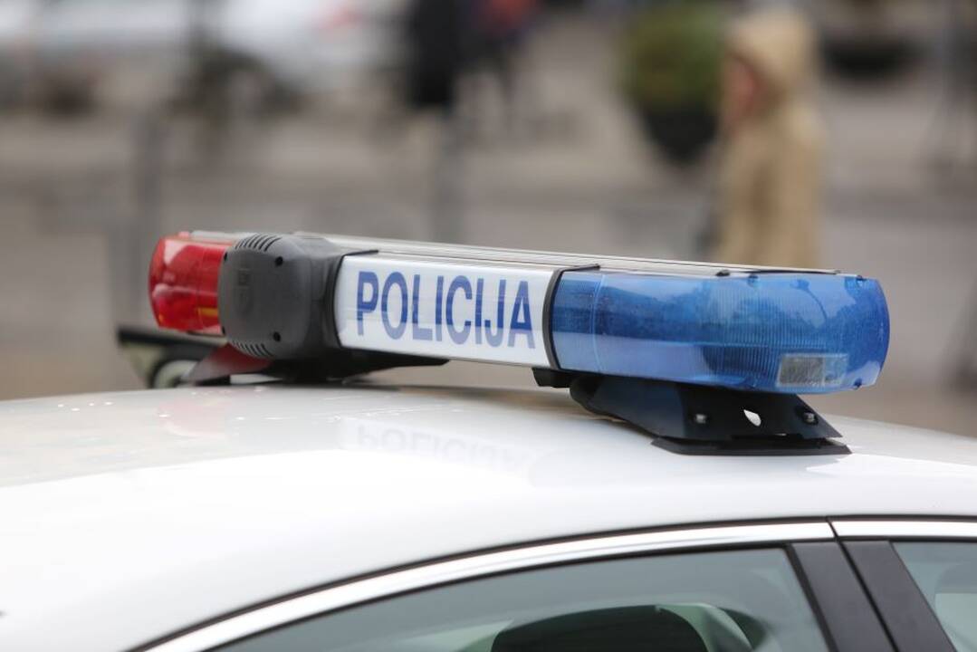 Šilalės rajone neblaivi vairuotoja nesuvaldė automobilio ir nulėkė į griovį