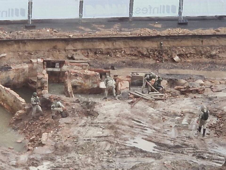Triūsas: antradienį ir trečiadienį išminuotojai aktyviai žvalgė aikštės pakraščius.