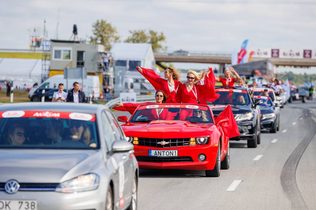 „108 km Moterų iššūkio“ lenktynių startas