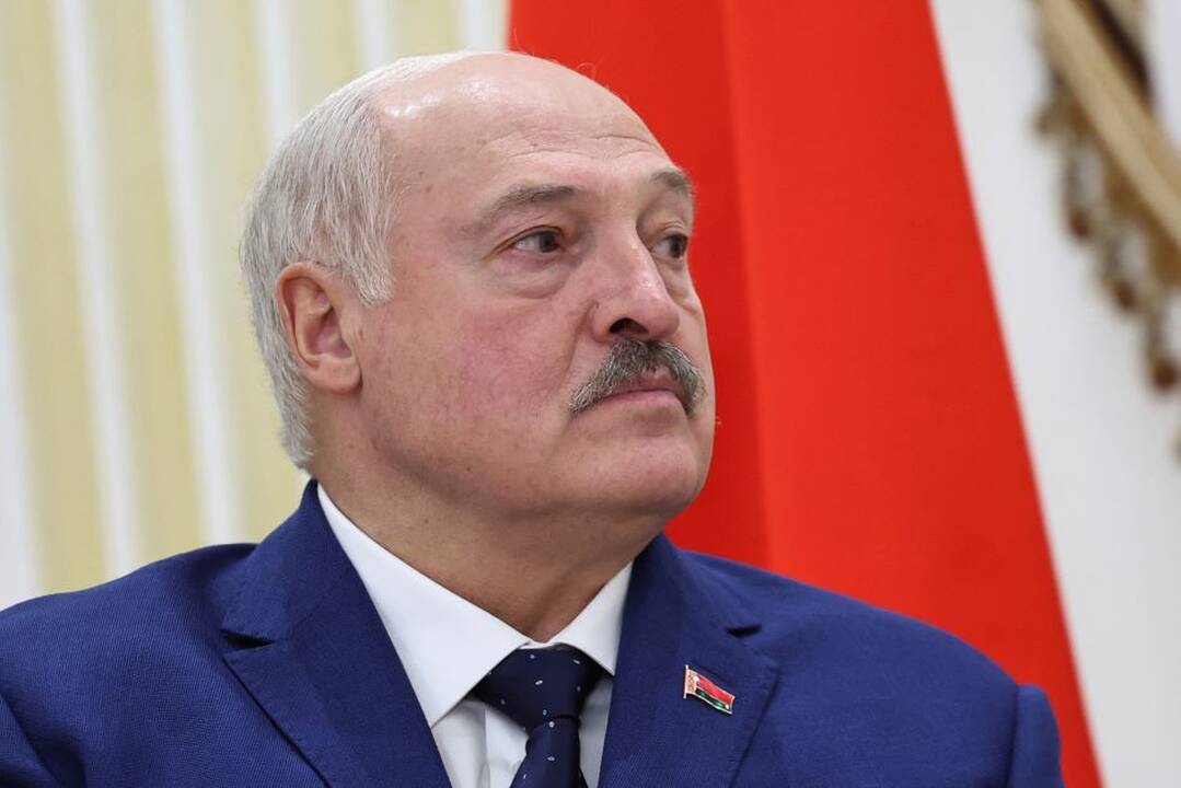 Lukašenka paragino Baltarusijos ūkininkus užauginti daugiau bulvių Rusijai pamaitinti
