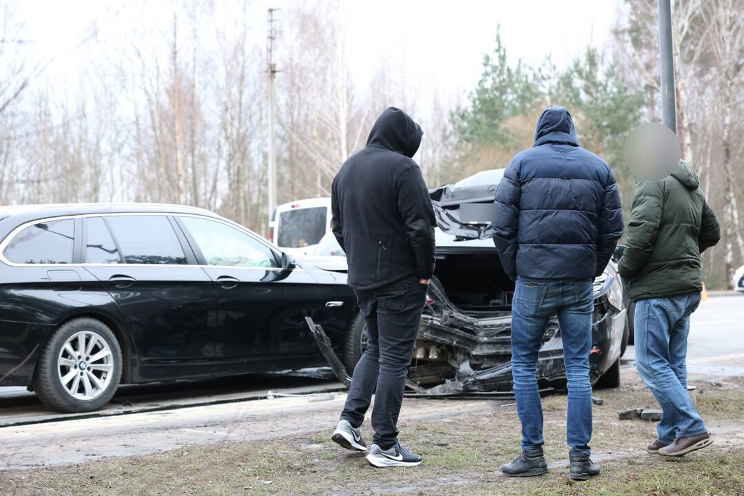 Ateities plente – avarija: nusidriekė automobilių spūstys
