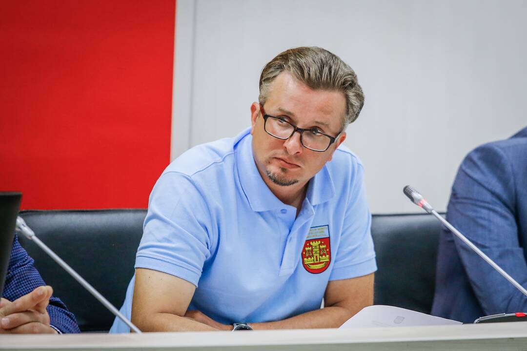 Pastatė: greičio matuoklį Herkaus Manto gatvėje sumontavo dar liepą, tačiau gali būti, kad jis pradės veikti tik spalio pradžioje.