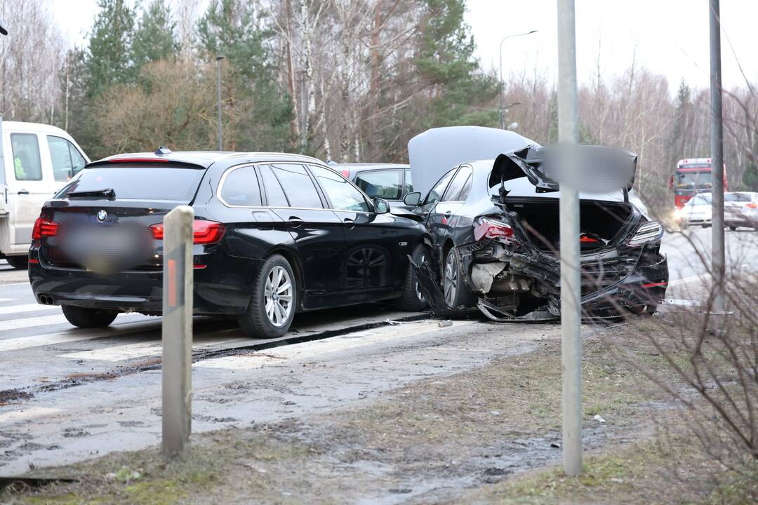Ateities plente – avarija: nusidriekė automobilių spūstys