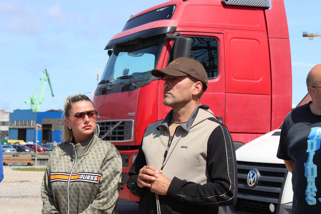 Ekspertizė: Kruiziniame terminale stovinčius atrakcionus tyrė ekspertai – aiškintasi, kaip iš kabinos galėjo iškristi du žmonės.