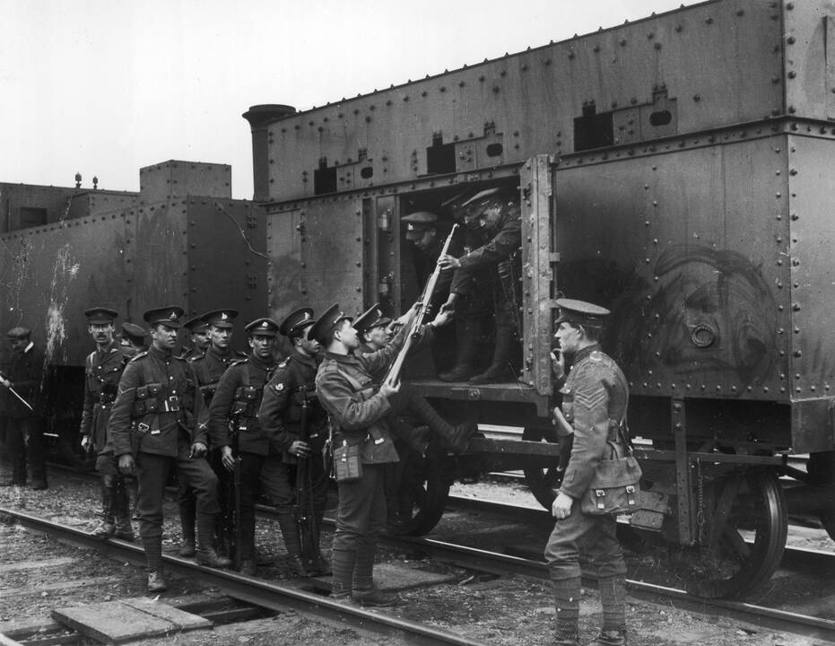 Mūšiai: 1916 m. balandį užfiksuotoje nuotraukoje įamžintas O’Connelio tiltas ir Dublino centras po Velykų sukilimo mūšių.