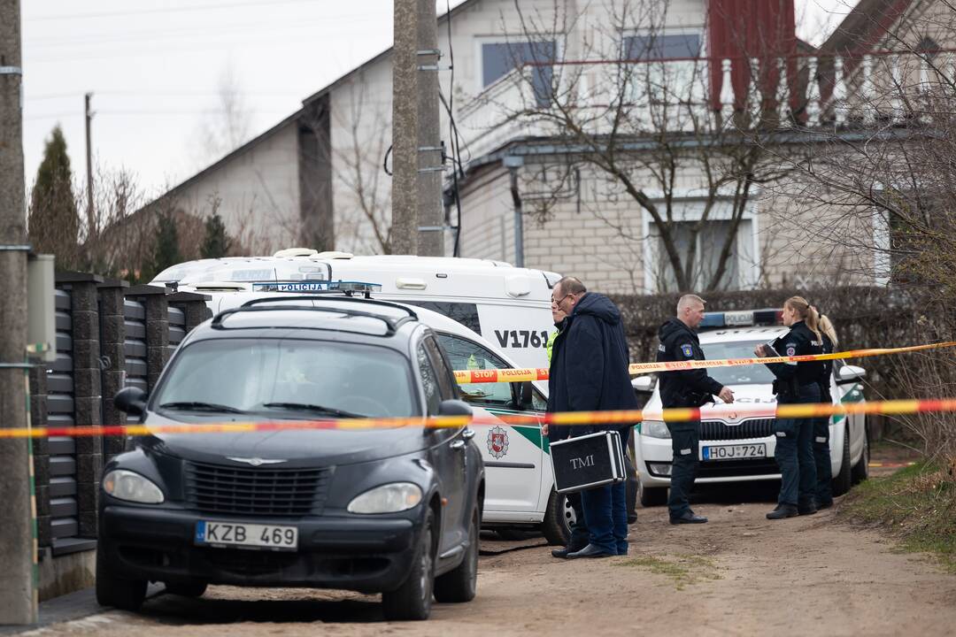 Šalčininkuose vyras nušovė žmoną policininkę