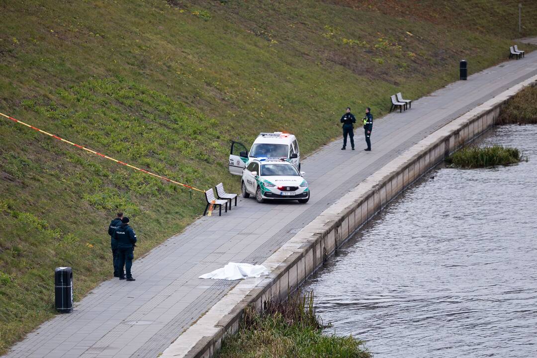 Neryje rastas žmogaus kūnas: įtariama, kad tai – dingęs paauglys