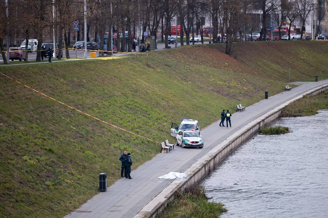Neryje rastas žmogaus kūnas: įtariama, kad tai – dingęs paauglys