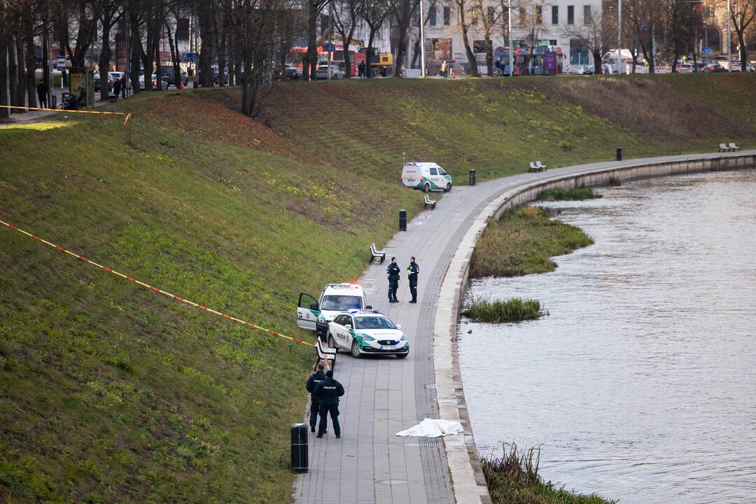 Neryje rastas žmogaus kūnas: įtariama, kad tai – dingęs paauglys