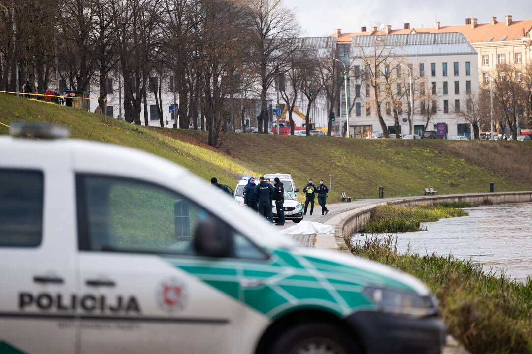 Neryje rastas žmogaus kūnas: įtariama, kad tai – dingęs paauglys