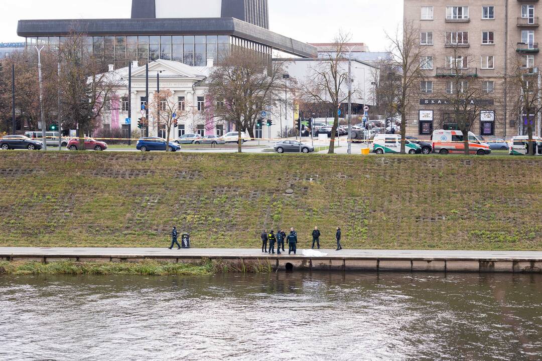 Neryje rastas žmogaus kūnas: įtariama, kad tai – dingęs paauglys