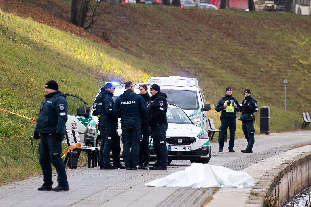 Neryje rastas žmogaus kūnas: įtariama, kad tai – dingęs paauglys