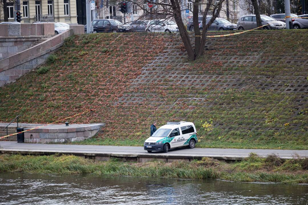 Neryje rastas žmogaus kūnas: įtariama, kad tai – dingęs paauglys