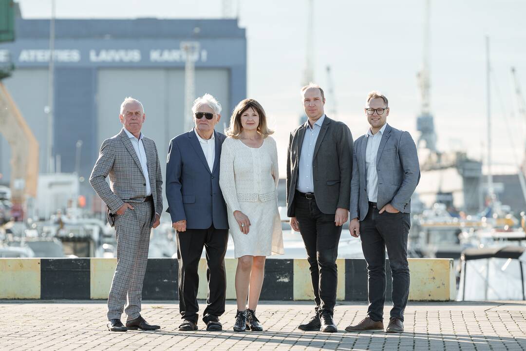 Projektą vykdžiusi KU komanda (nuo kairės): prof. dr. R. Didžiokas, prof. dr. A. Andziulis, prof. dr. J. Janutėnienė, doc. dr. M. Kurmis, Ž. Lukošius.