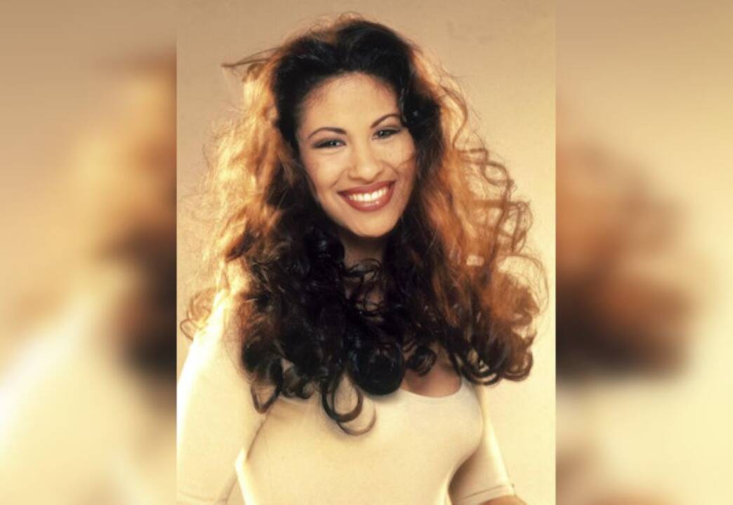1995 — buvo nužudyta lotynų muzikos atlikėja Selena.