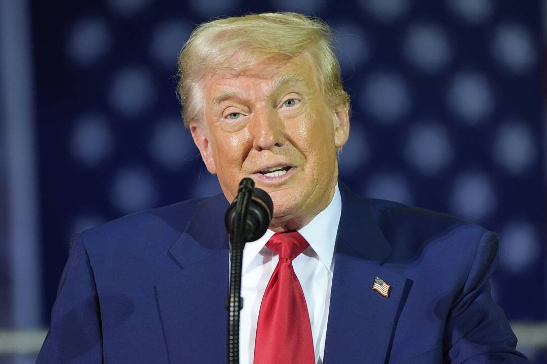 JAV per Trumpo gimtadienį surengs karinį paradą