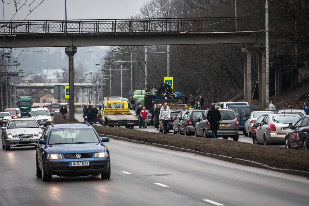 Masinė avarija Tunelio gatvėje