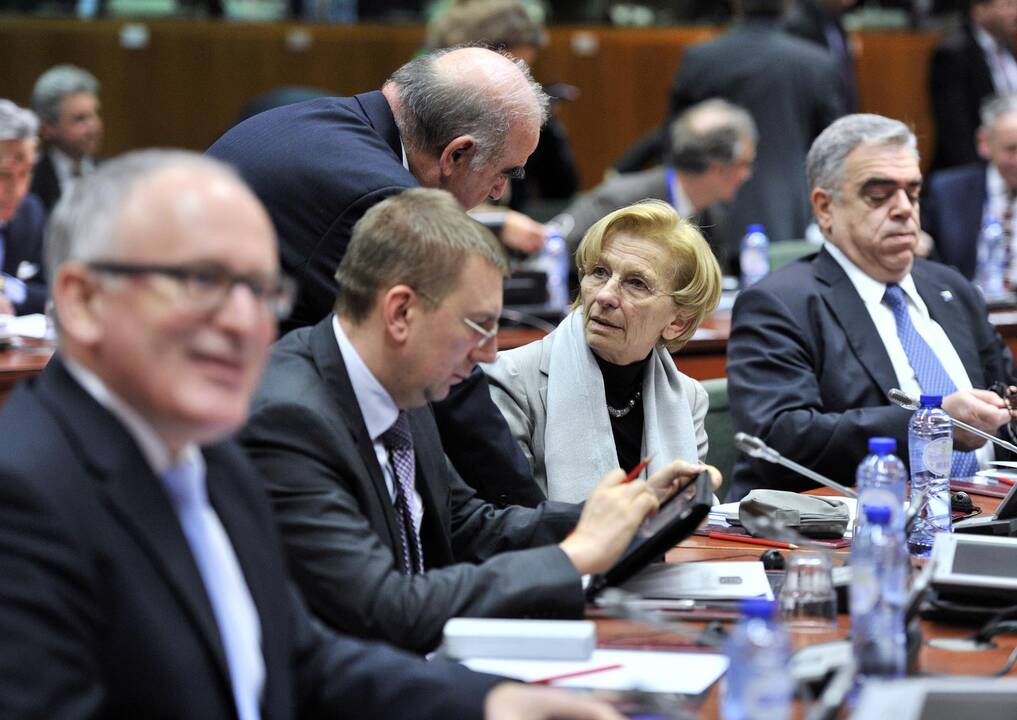 ES užsienio reikalų ministrai pirmadienį susirinks Briuselyje tartis dėl krizės Ukrainoje.
