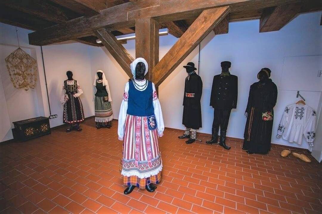 Uostamiesčio Meno kieme – Tradicinės tekstilės galerija.