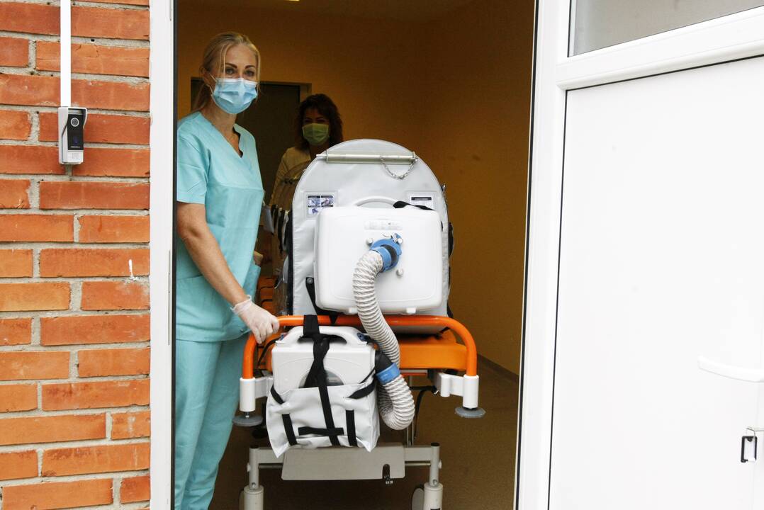 Situacija: COVID-19 ligonius gydančiose Klaipėdos ligoninėse serga per 60 medicinos darbuotojų.