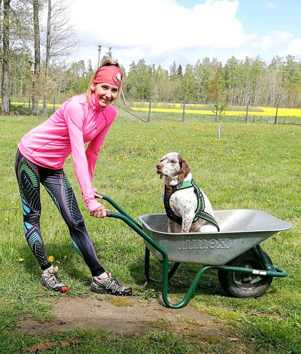 Sudėtinga: tarptautinėse biatlono su šunimis varžybose „Hard Dog Race“ trijulei teko ne tik bėgti, bet ir atlikti aštuoniolika skirtingų užduočių. 