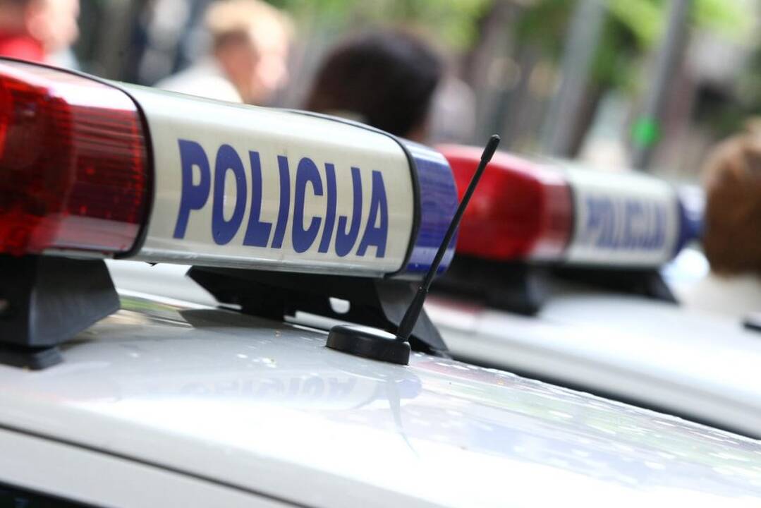 Akibrokštas Vilniuje: senolei iš ausies išplėštas auksinis auskaras