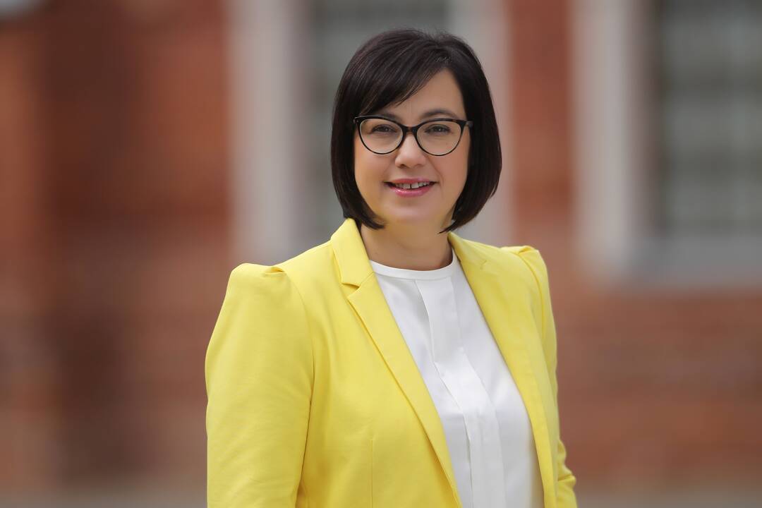 Įspūdis: Kuoknesės pilies likučiai atrodo tarsi pakibę virš vandens.
